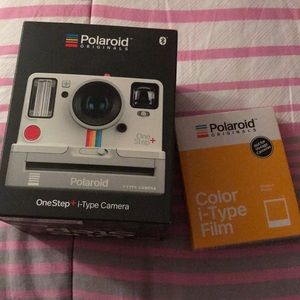BRAND NEW Polaroid one step +